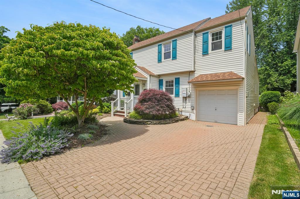 288 Wales Avenue - Photo 2