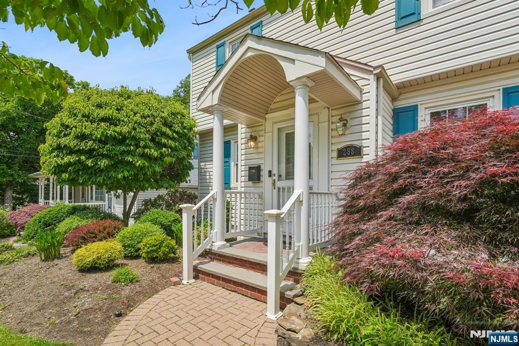 288 Wales Avenue - Photo 3