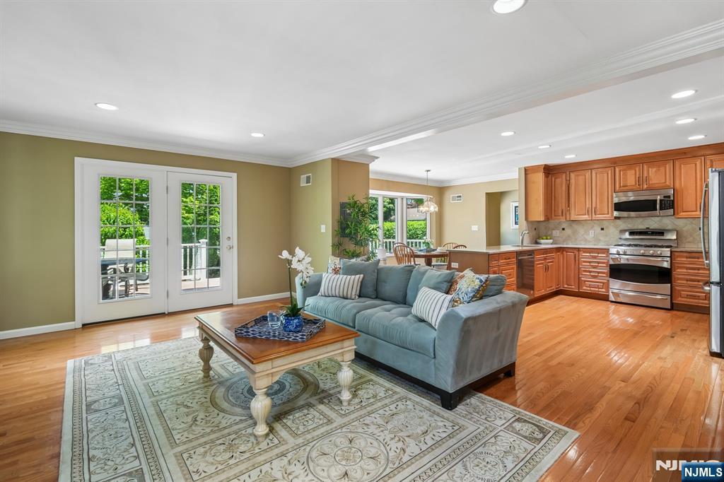 288 Wales Avenue — photo 22