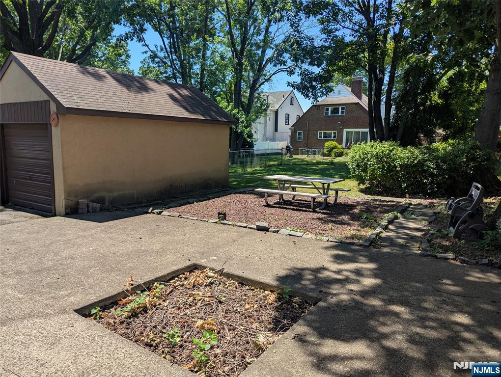 84 Oakdene Avenue — photo 25