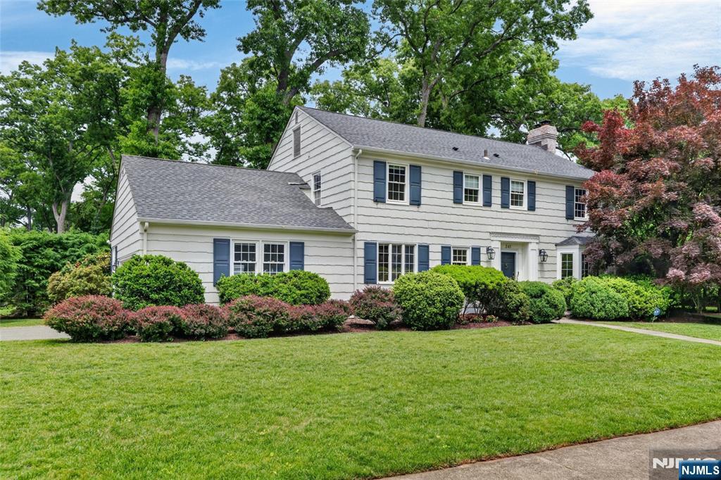 241 Avondale Road - Photo 2