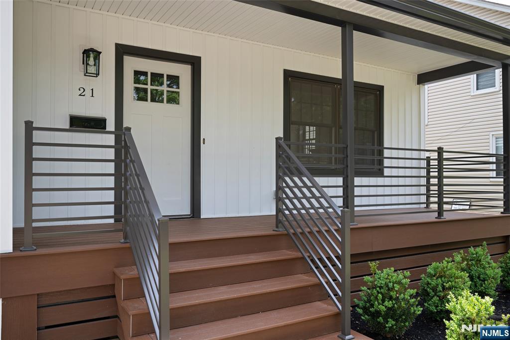 21 End Terrace - Photo 4