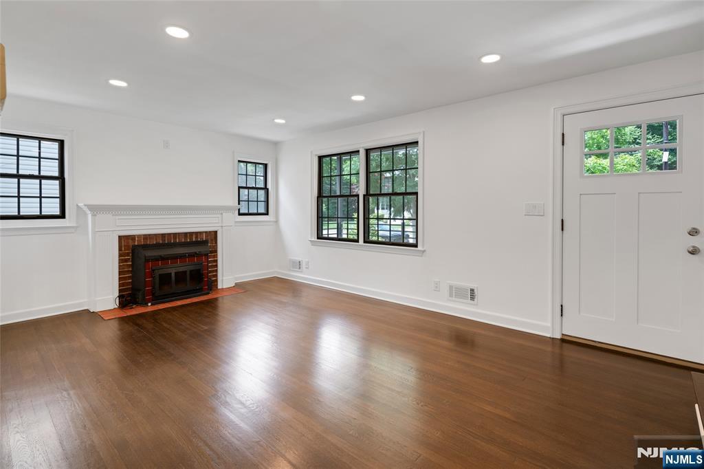 21 End Terrace - Photo 5