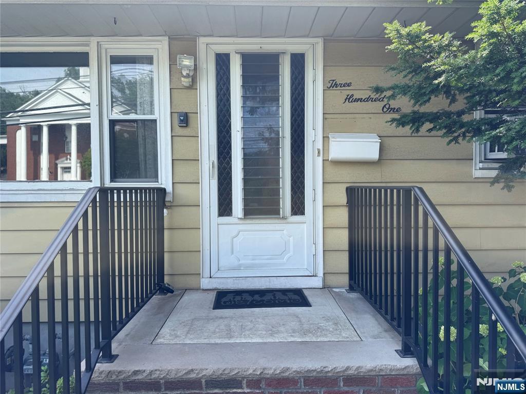 301 Valley Road - Photo 3