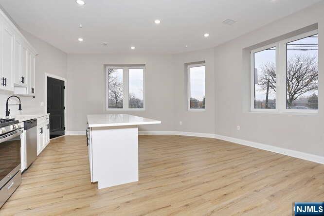 385 Passaic Avenue 3 - Photo 4
