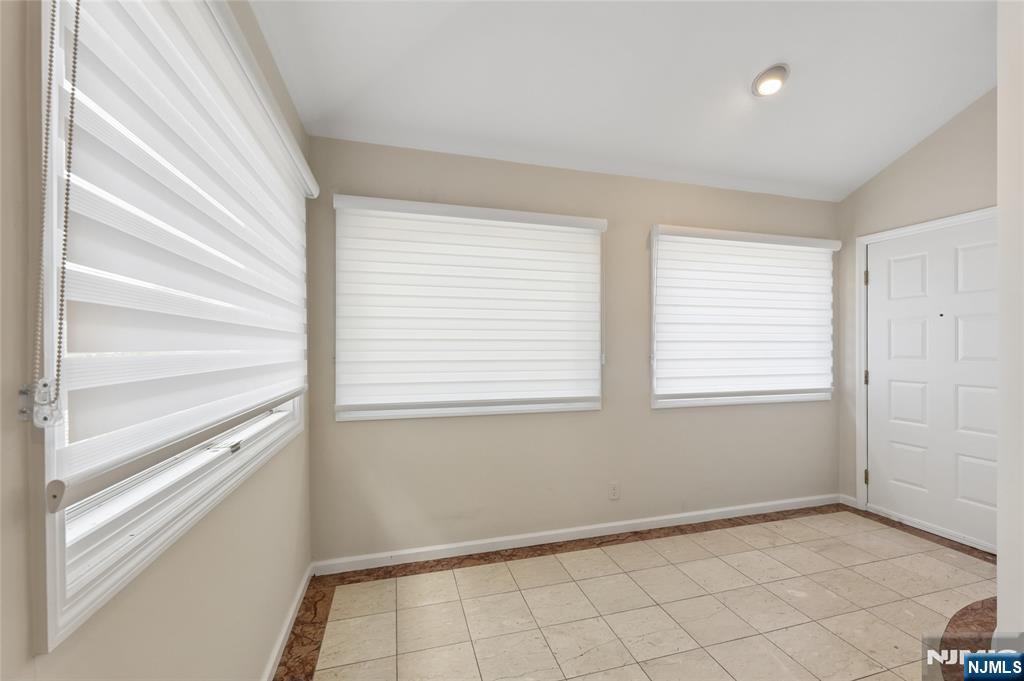 300 Gorge Rd #57, Cliffside Park, NJ 07010