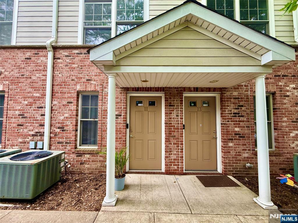 10 Terrace Avenue 11 - Photo 1