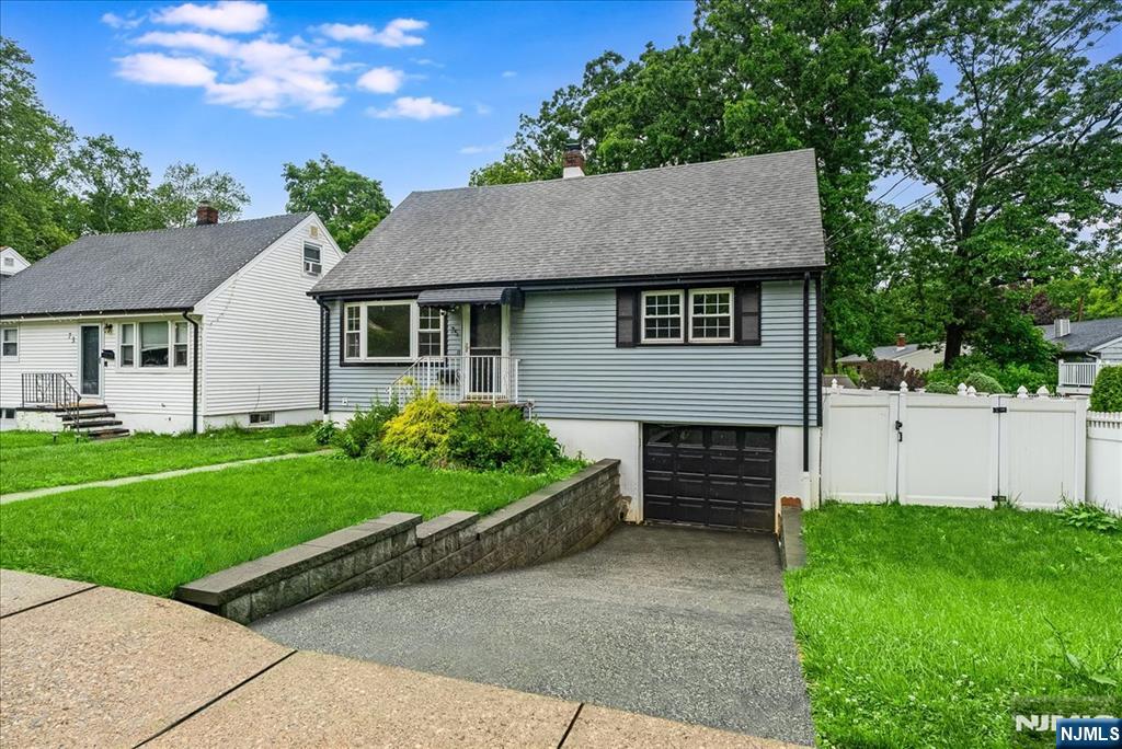 75 Fichter Street - Photo 2