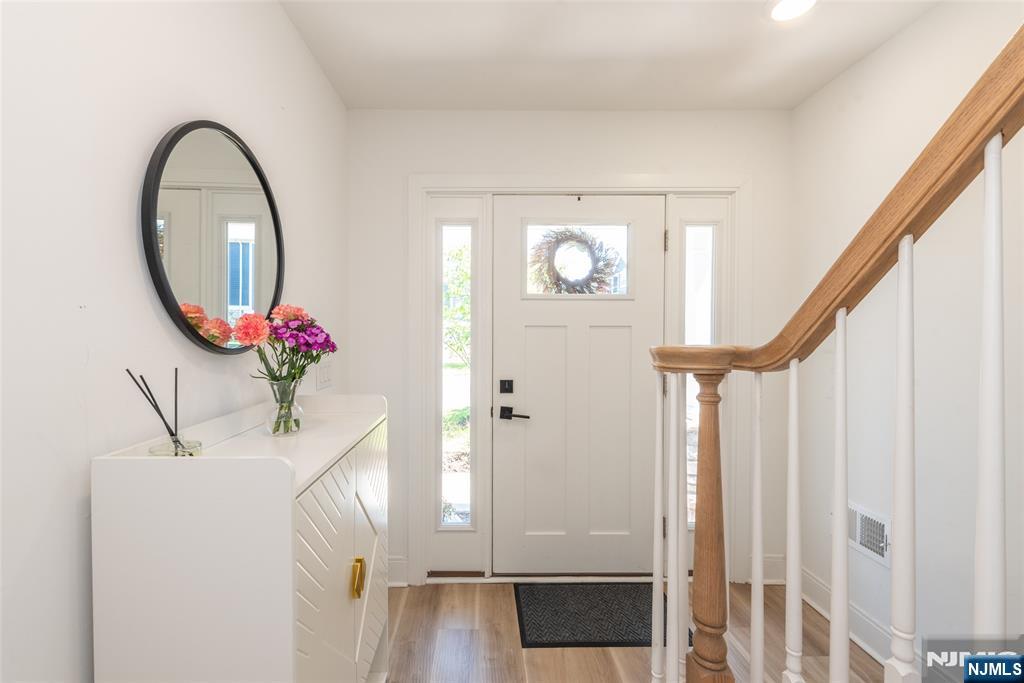8 Deans Court - Photo 3