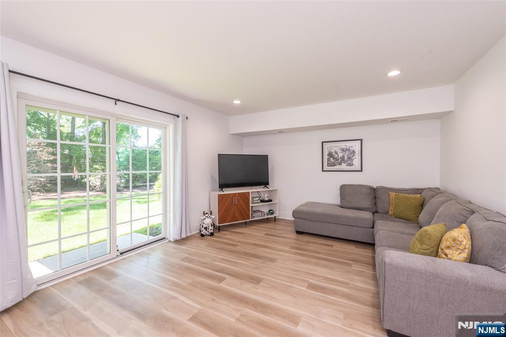 8 Deans Court - Photo 5