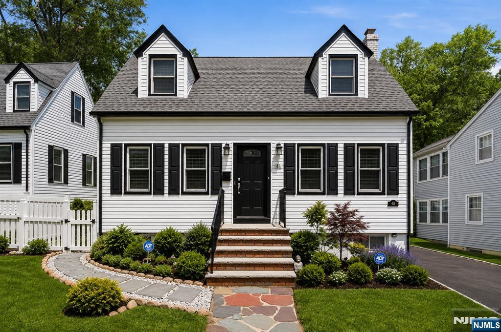 48 W Cedar Street - Photo 1