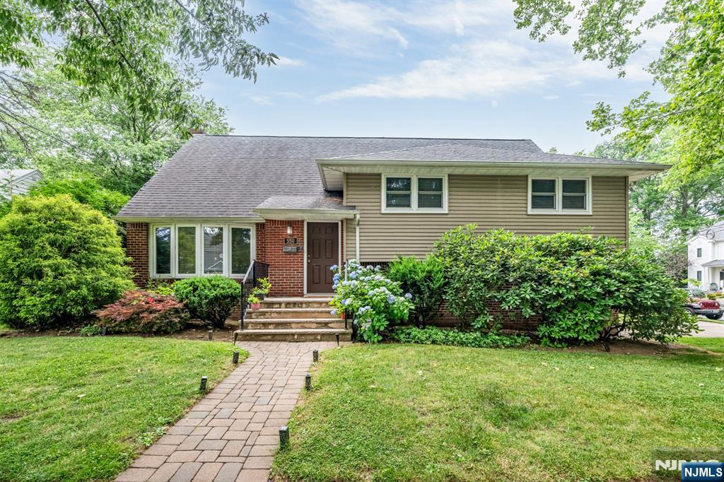 550 Englewood Ave, Teaneck, NJ 07666