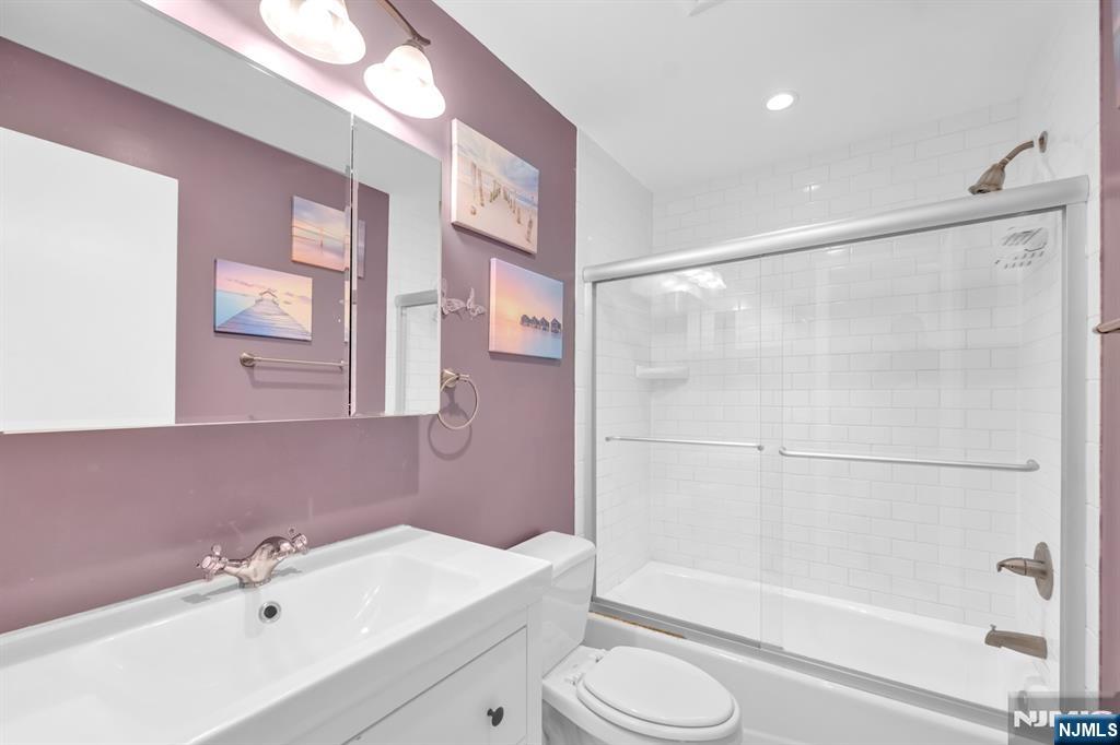 550 Englewood Avenue — photo 24