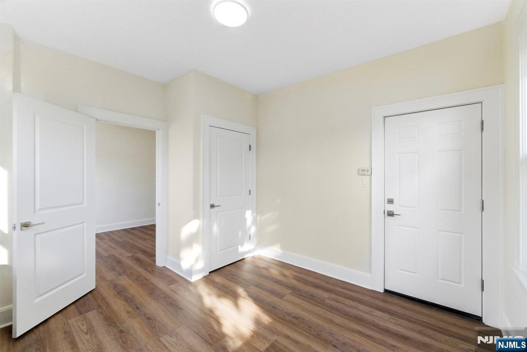 1 Bay Avenue — photo 16