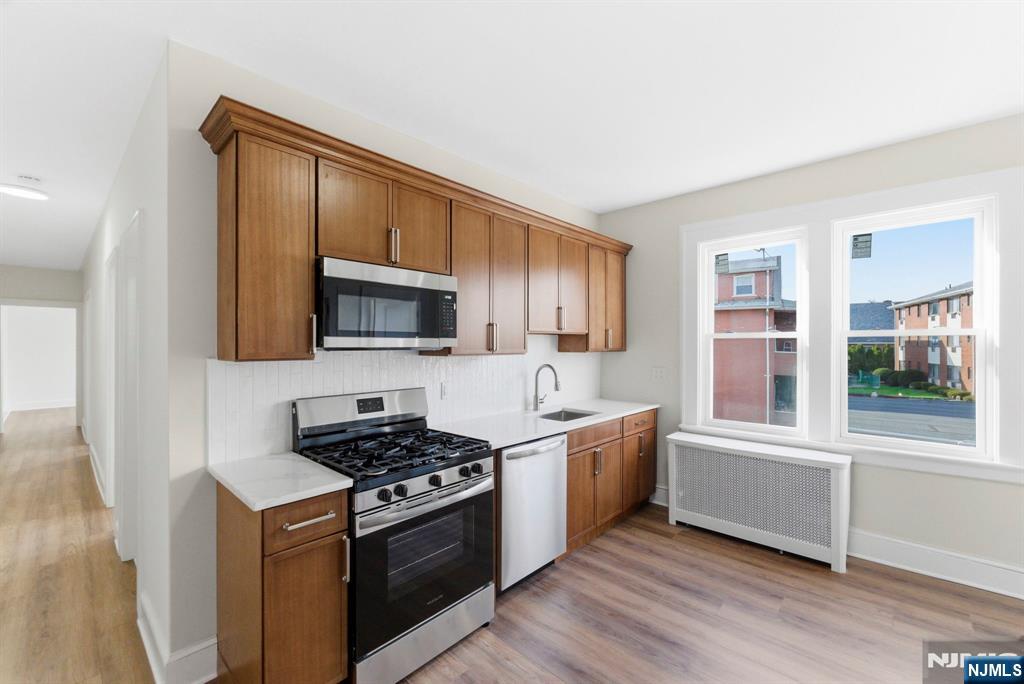 1 Bay Avenue - Photo 3