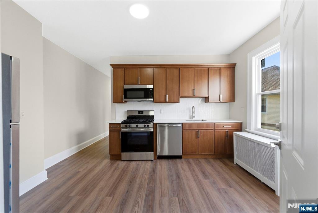 1 Bay Avenue - Photo 4
