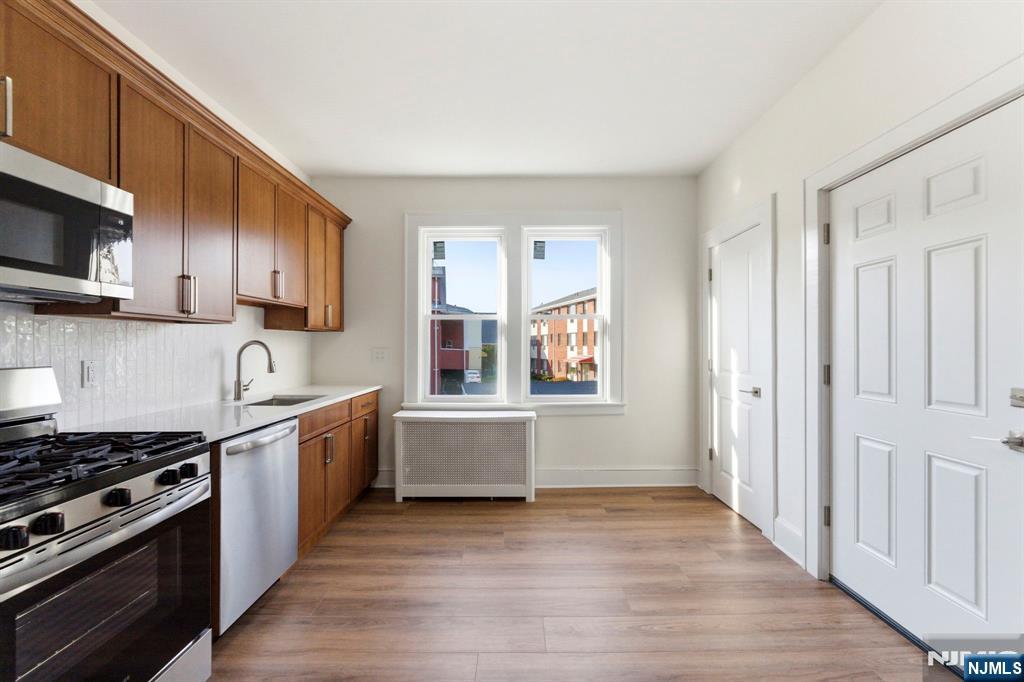 1 Bay Avenue — photo 6