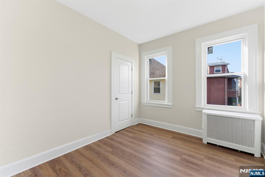 1 Bay Avenue — photo 7