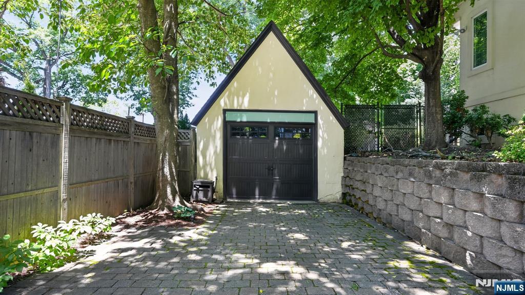 230 Satterthwaite Avenue - Photo 3