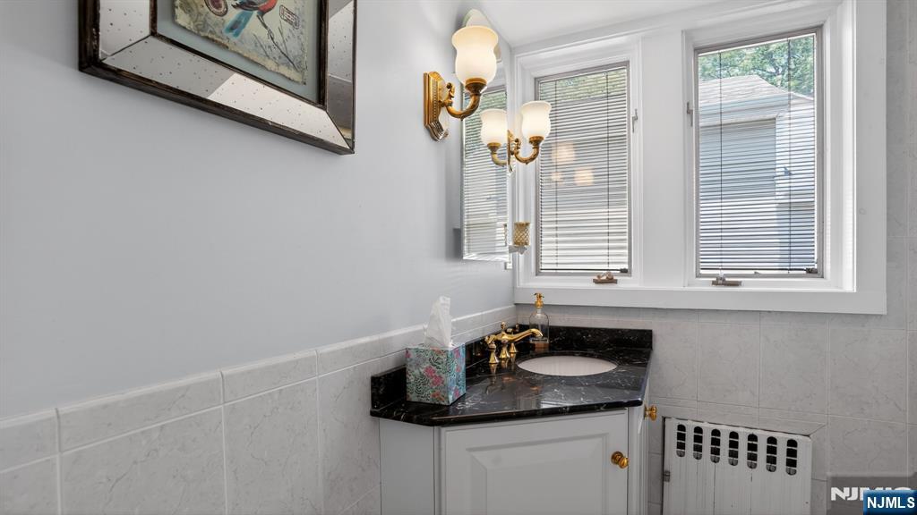 230 Satterthwaite Avenue — photo 23