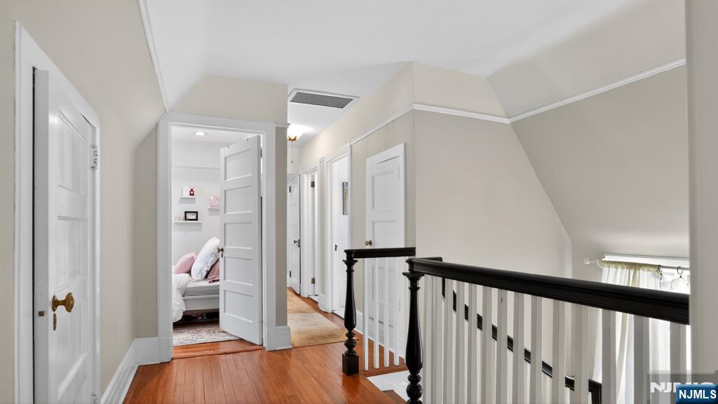 230 Satterthwaite Avenue — photo 30