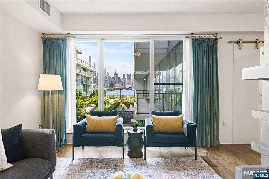 1200 Avenue At Port Imperial 414 - Photo 2