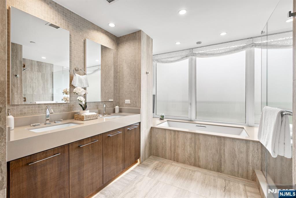 1200 Avenue At Port Imperial #414 — photo 27