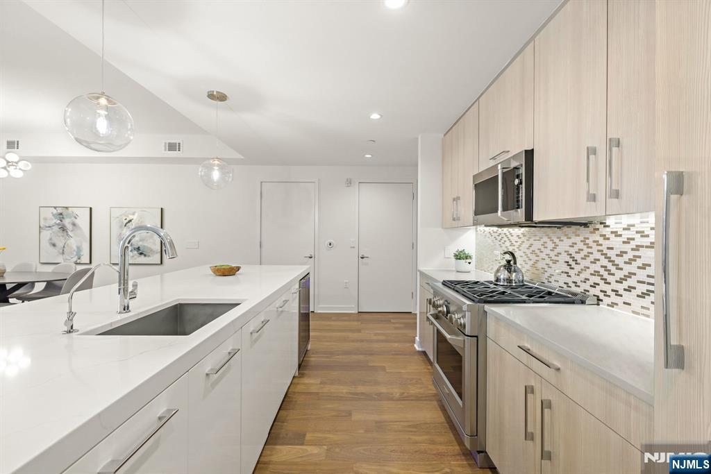 1200 Avenue At Port Imperial #414 — photo 6