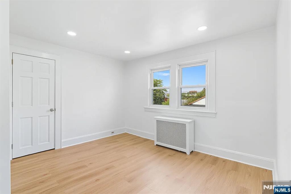 42 Grant Avenue - Photo 3