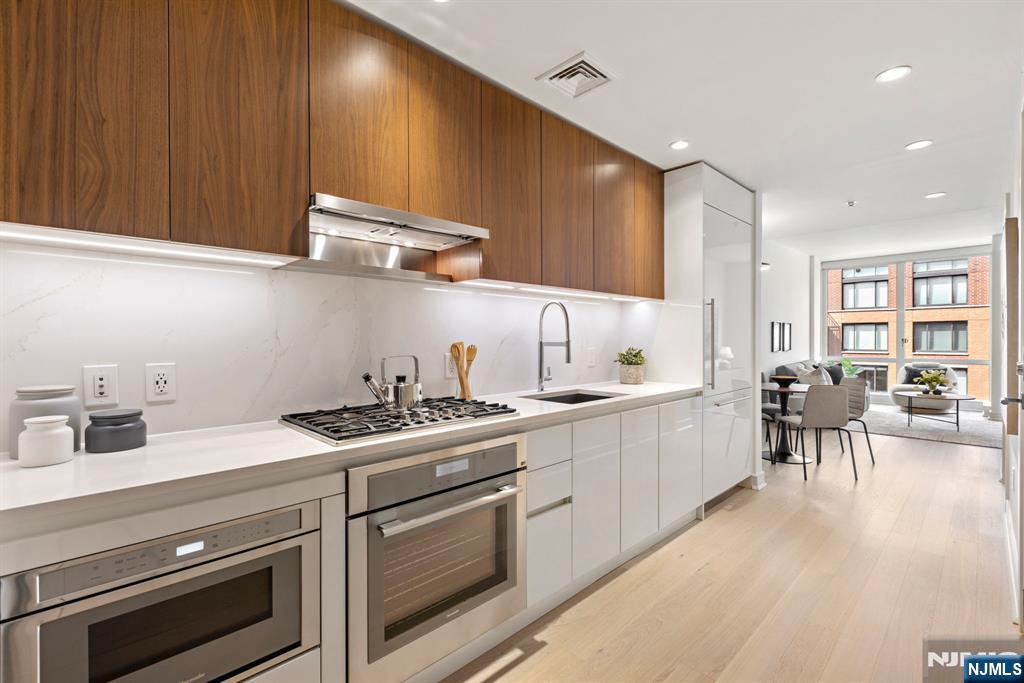 1000 Maxwell Lane 10E - Photo 1