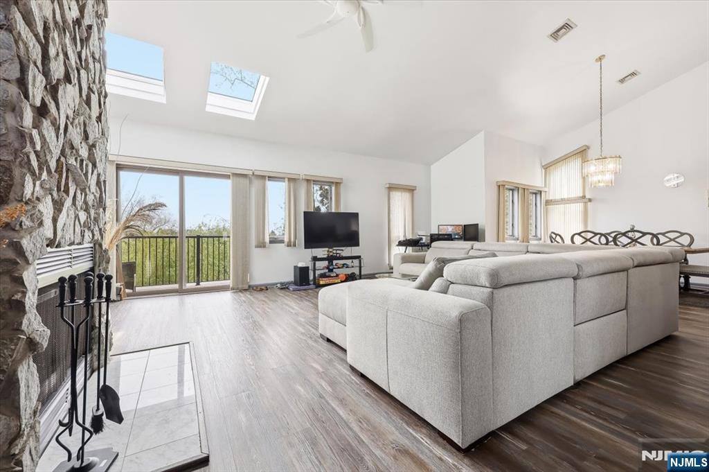 52 Adams Terrace - Photo 2