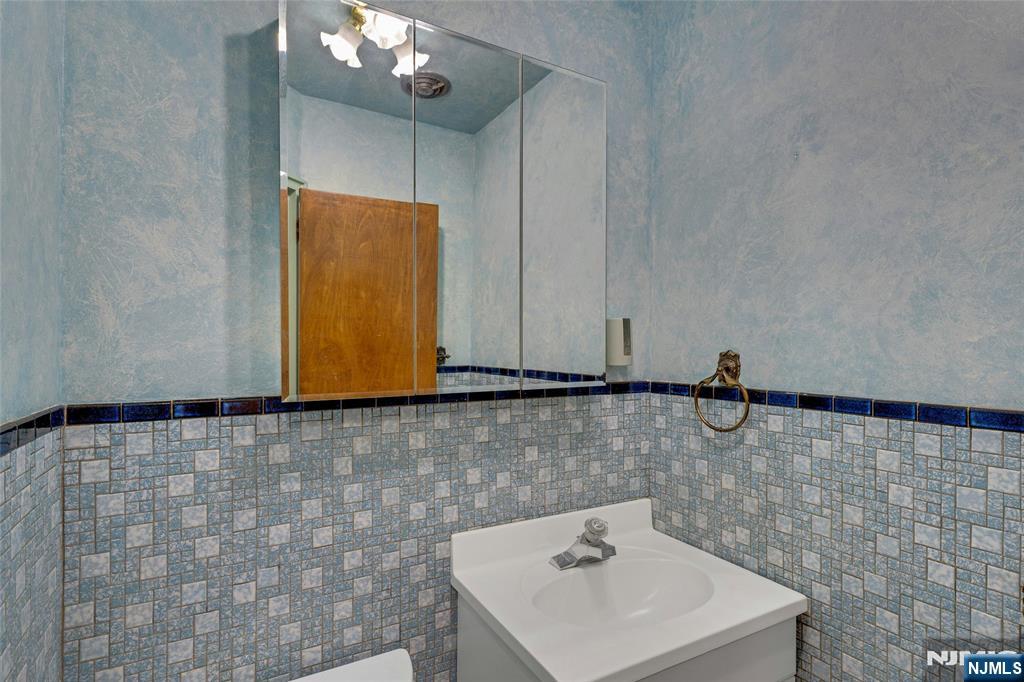 12 Glenwood Avenue — photo 17