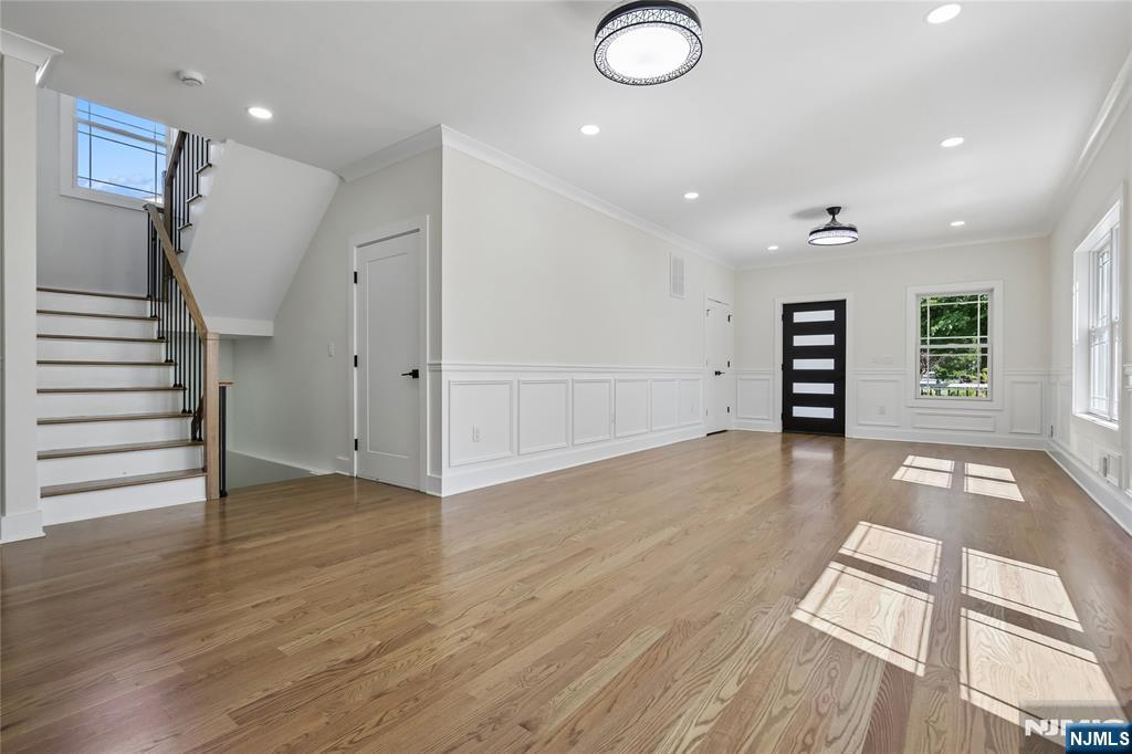 318 Halsey Road — photo 8