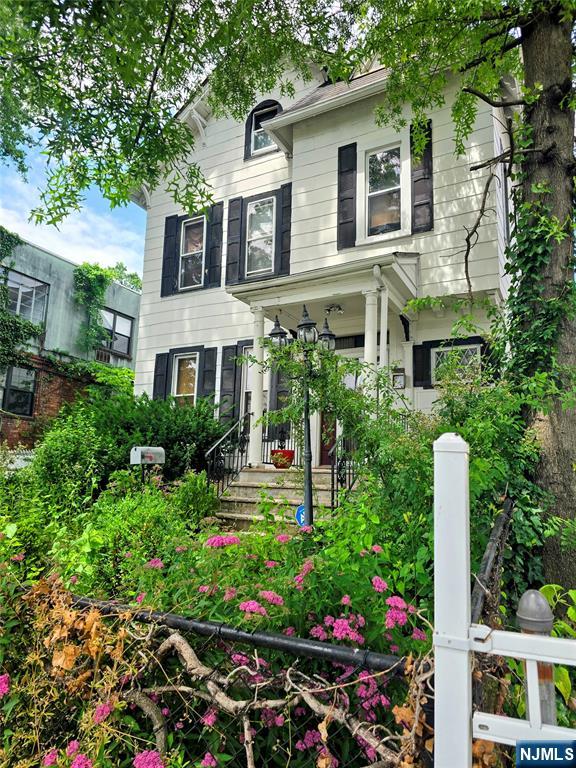 65 Lincoln Street - Photo 2