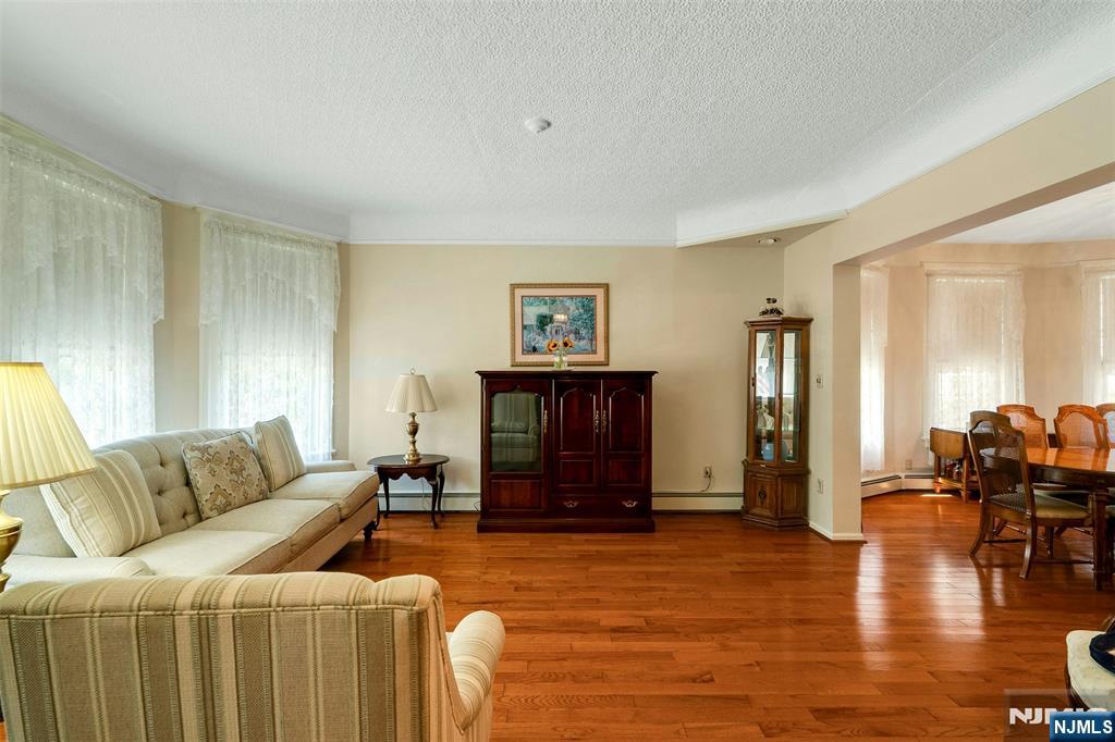 79 Dewitt Avenue - Photo 3
