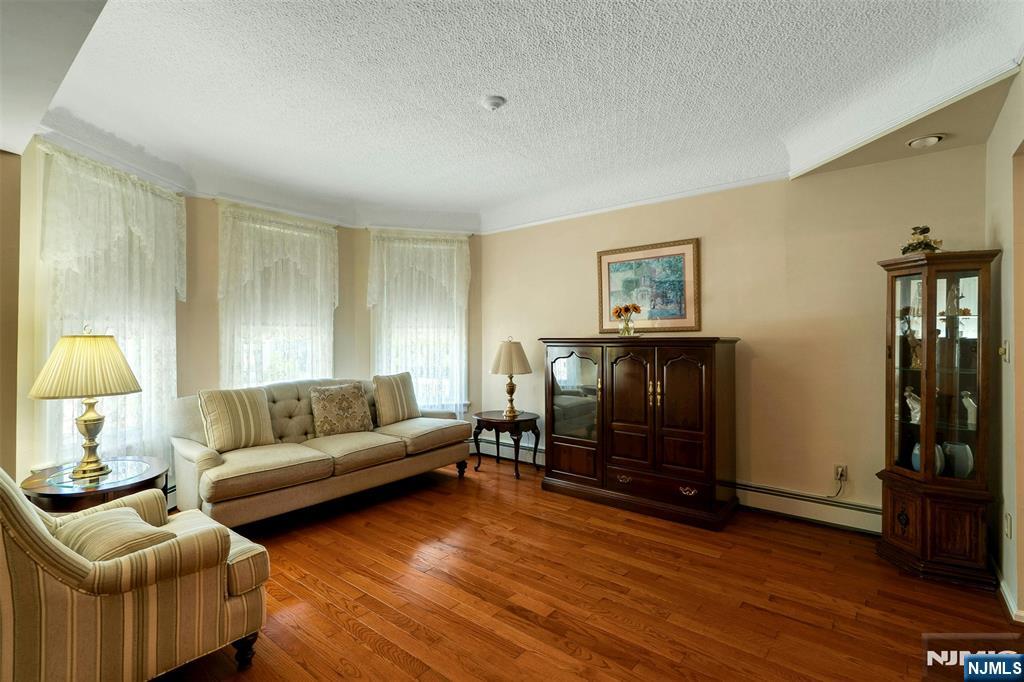 79 Dewitt Avenue - Photo 4