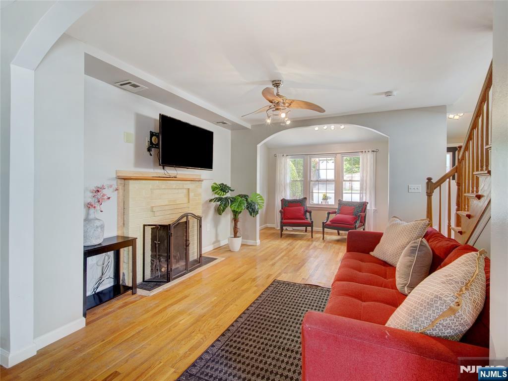 8 Pine Street - Photo 1