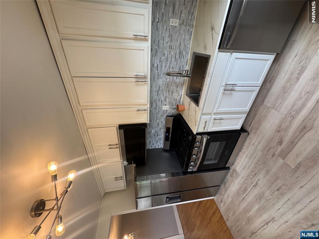 811 Pleasantview Terrace - Photo 2