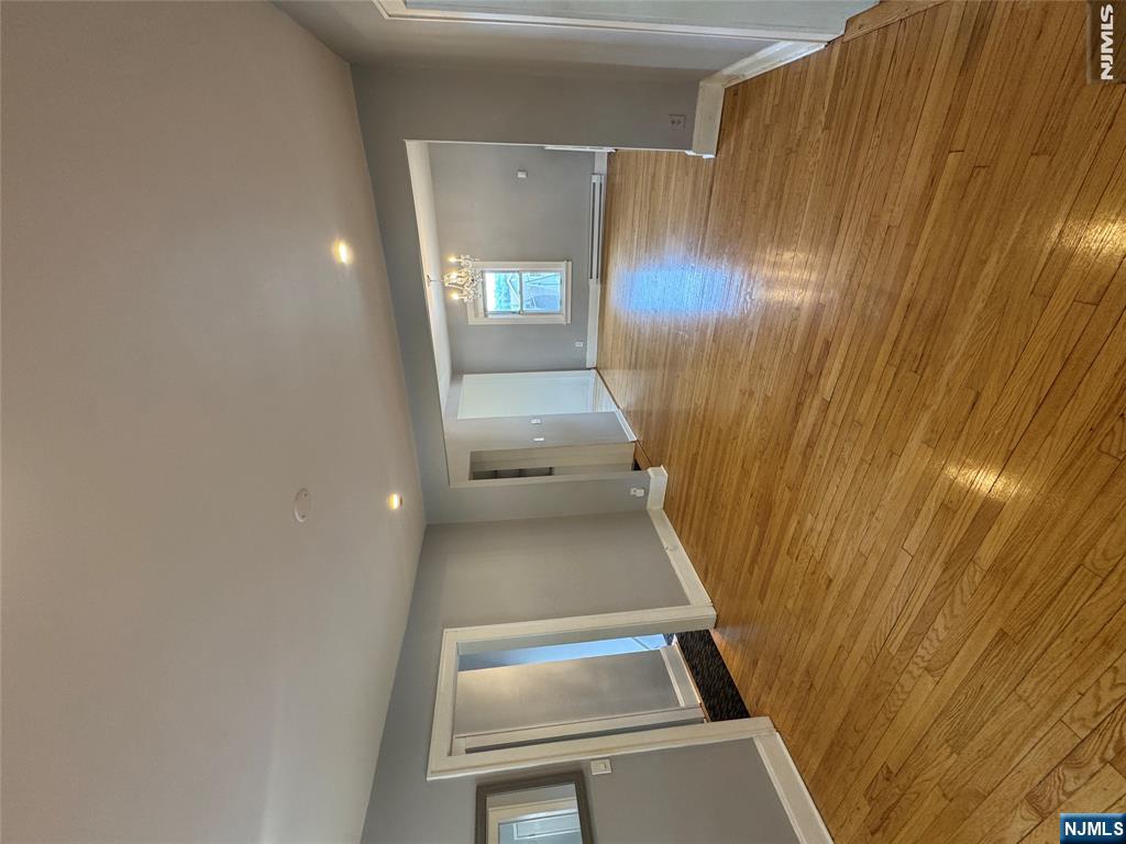811 Pleasantview Terrace - Photo 4