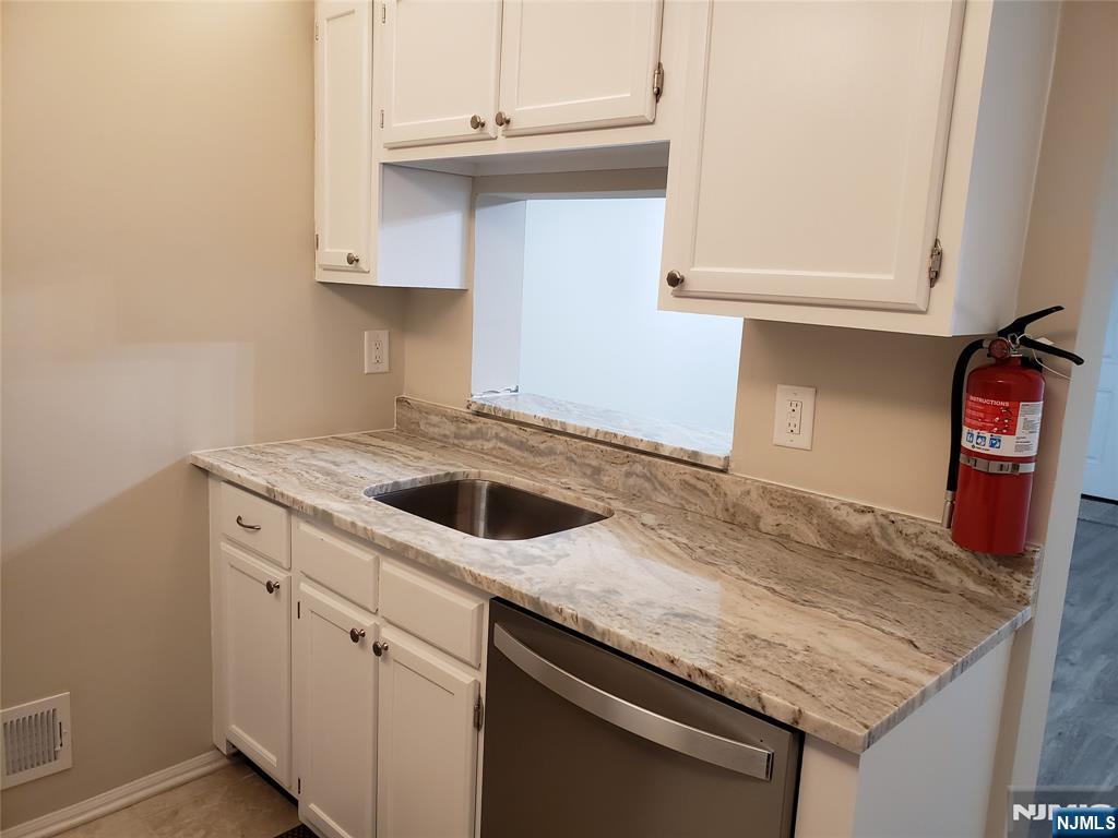 1337 Lavender Court 1337 - Photo 2