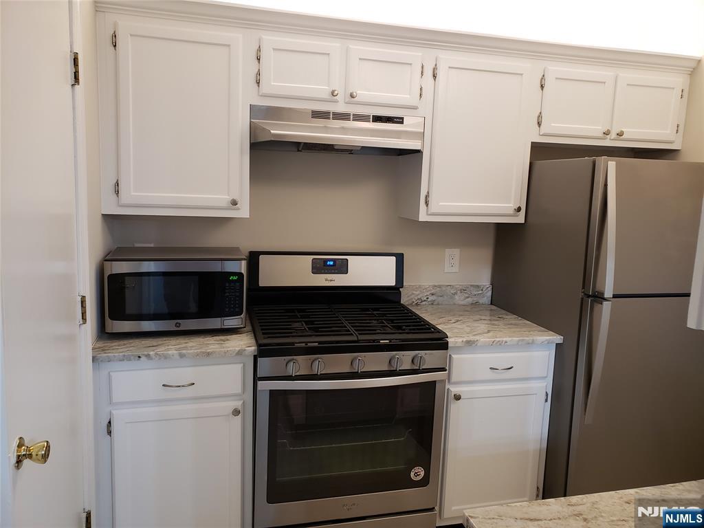 1337 Lavender Court 1337 - Photo 3
