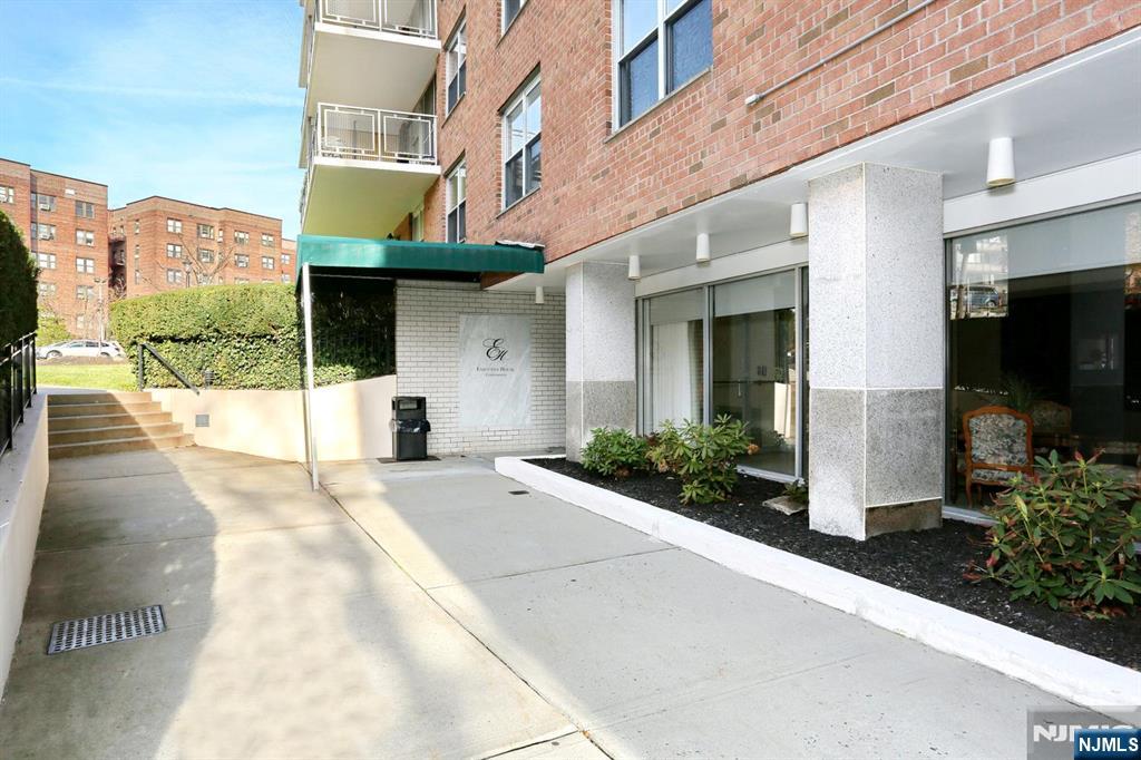 301 Beech Street #2H