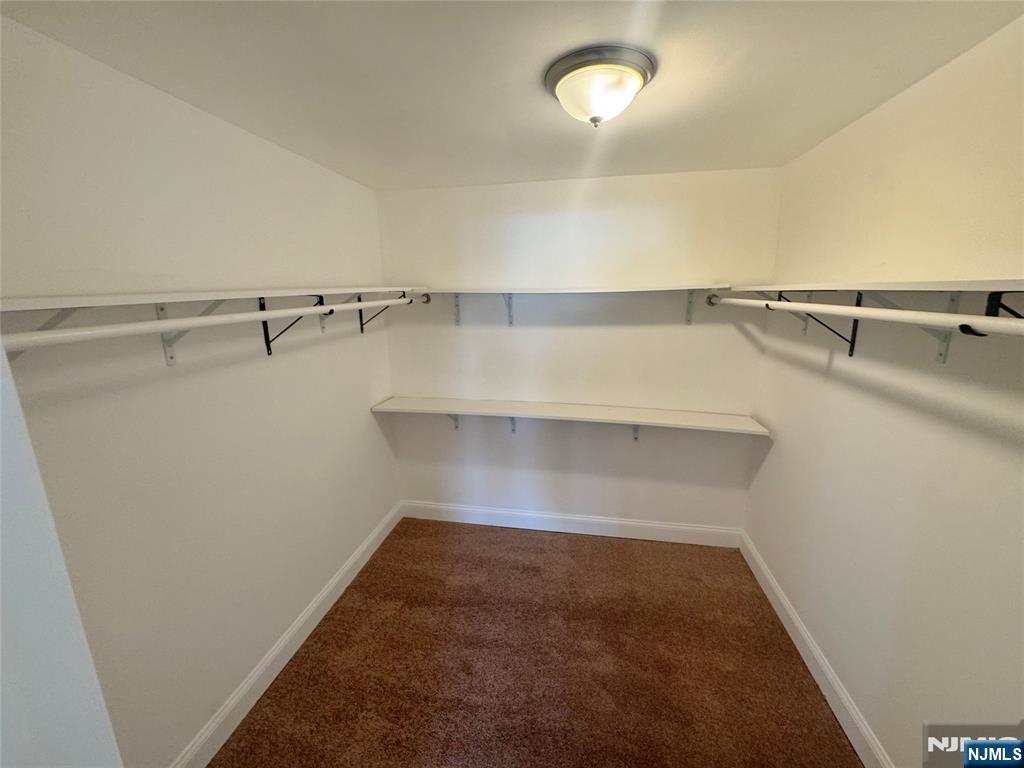 192 6th St, Saddle Brook, NJ 07663