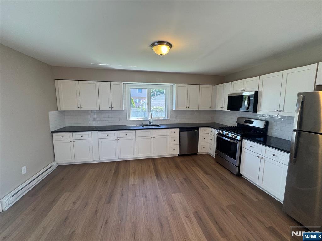 192 6th St, Saddle Brook, NJ 07663
