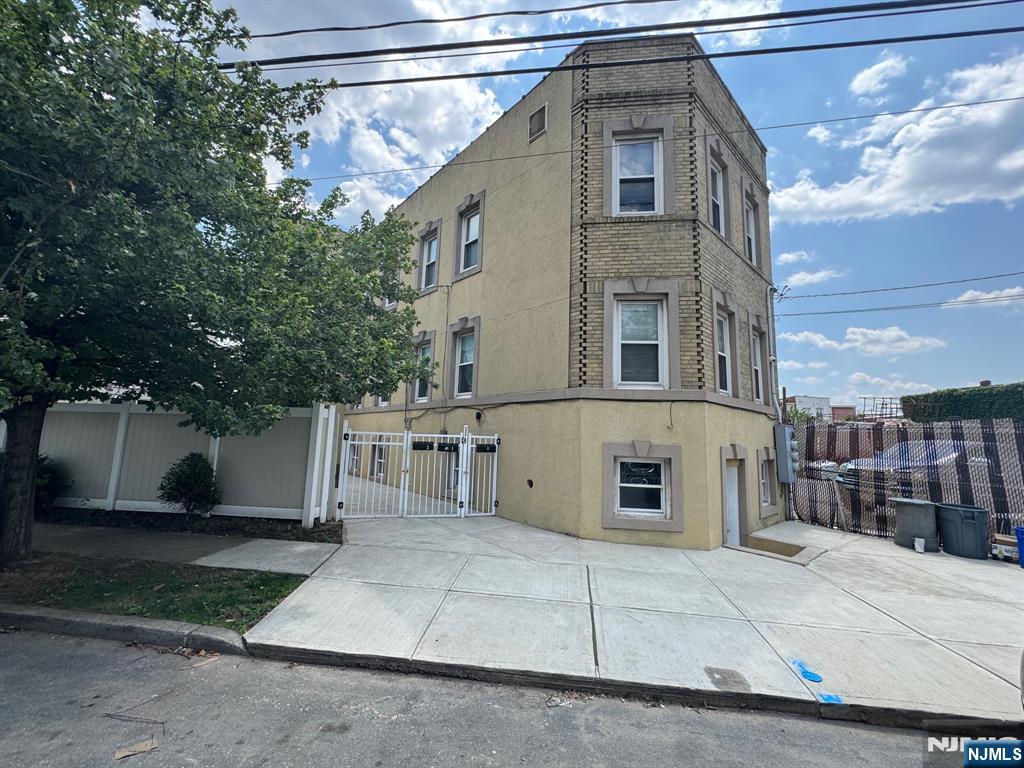 233 Malvern Street - Photo 1