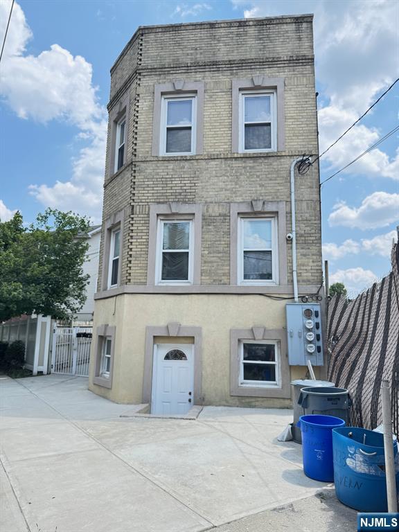 233 Malvern Street - Photo 2