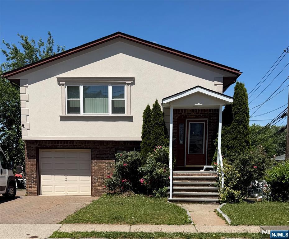 205 Malcolm Avenue - Photo 1