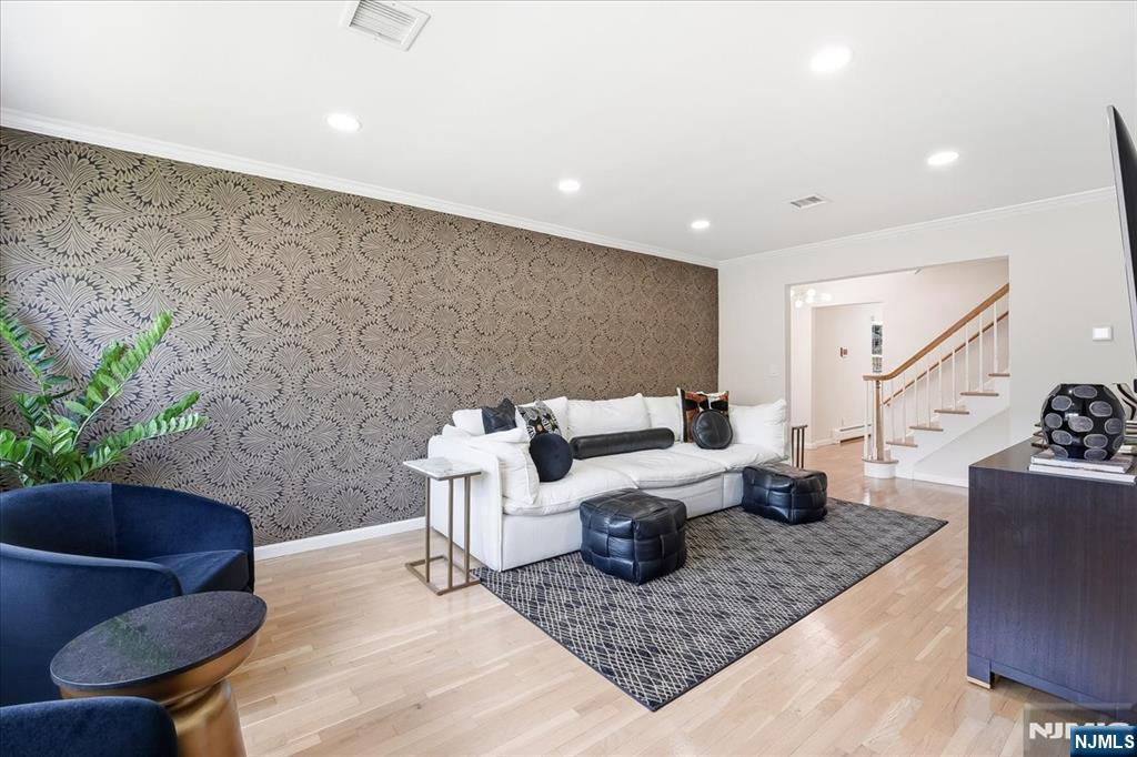 6 Giegel Court — photo 9