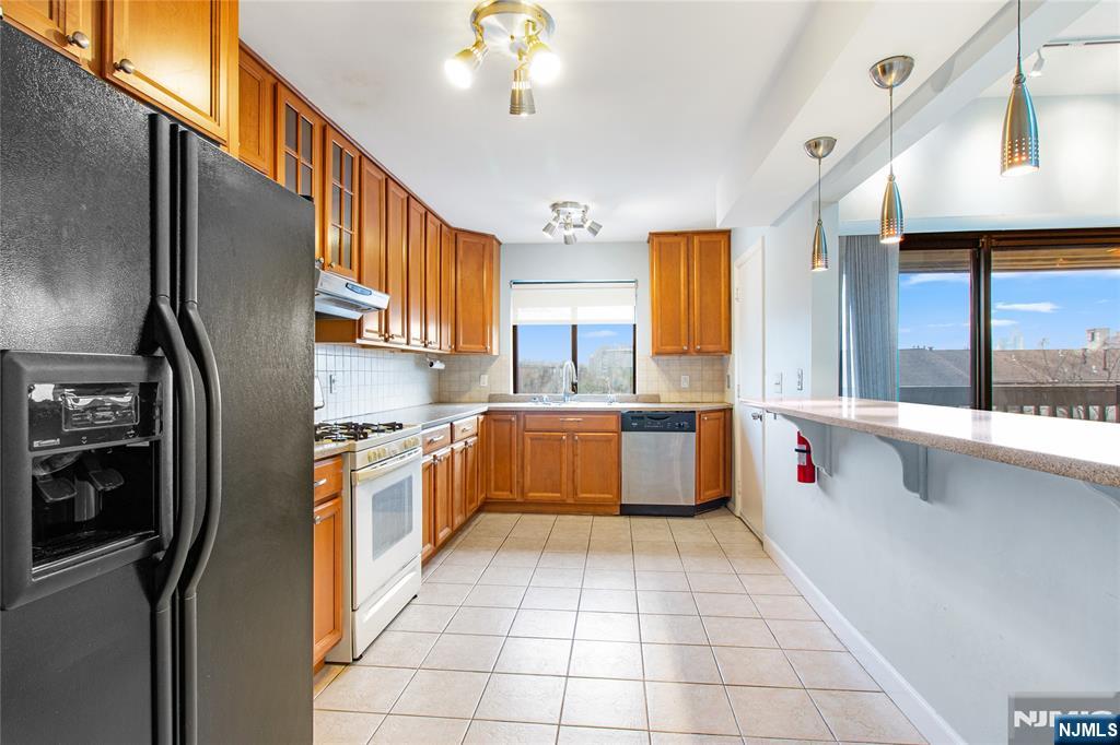 33 Green Valley Court - Photo 1
