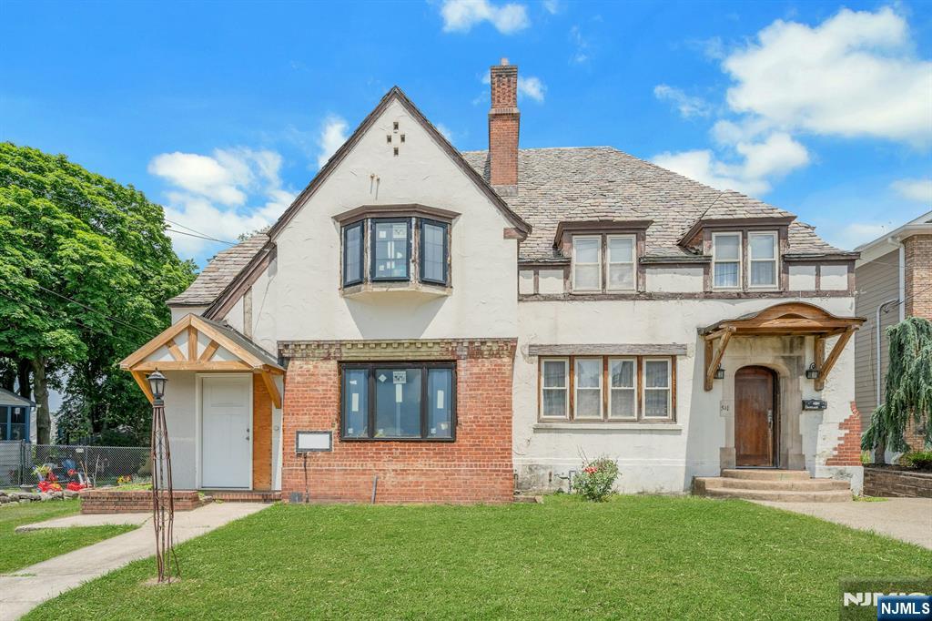 541 Page Ave, Lyndhurst, NJ 07071